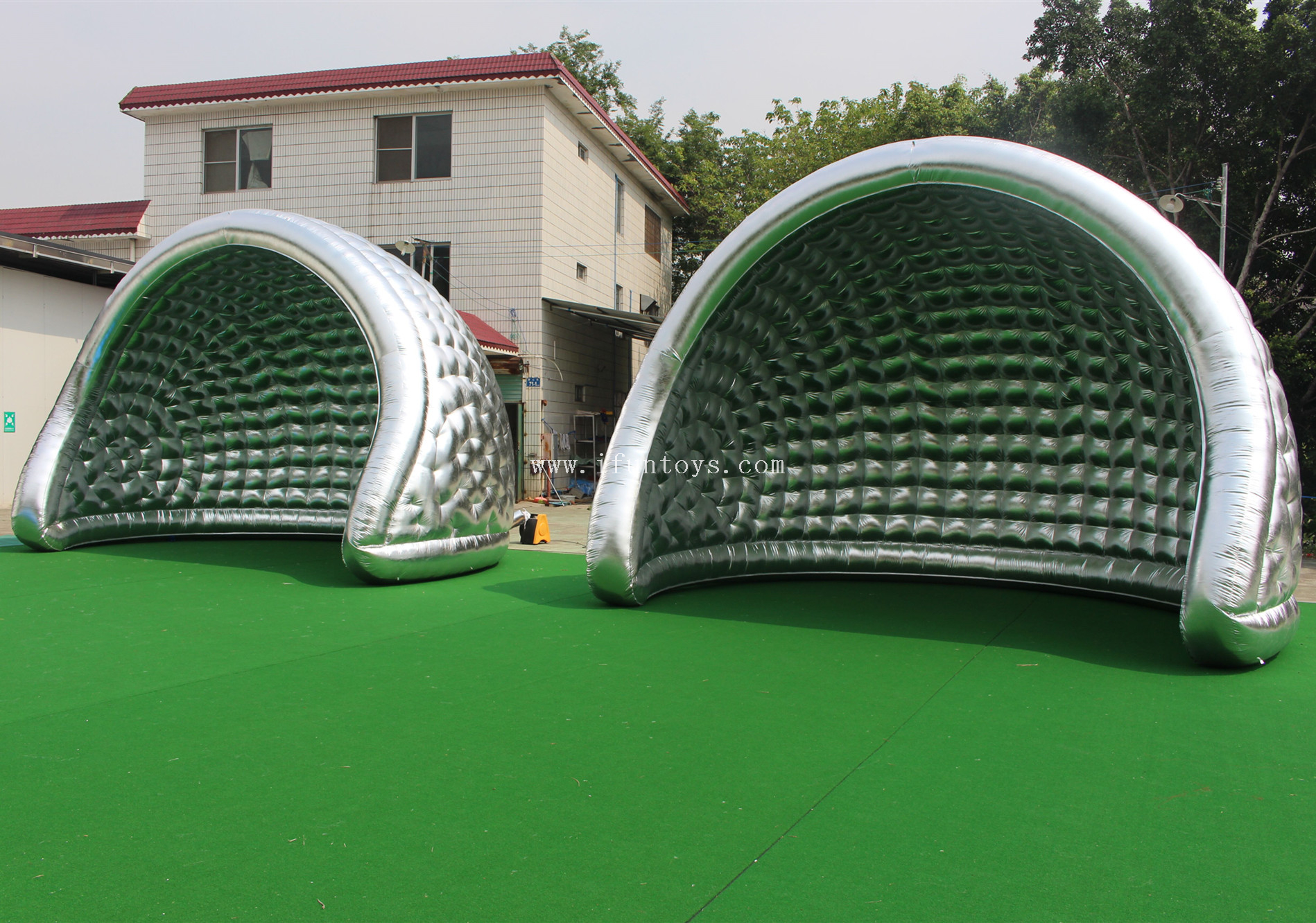Customized Inflatable silver Luna Pods air dome tent/pop up pod tent /Inflatable Structure Dome tent for events